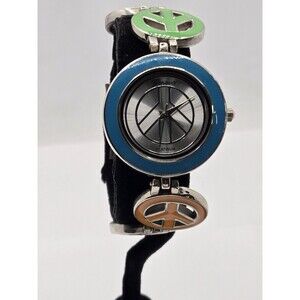 Geneva No: 8838 Peace Sign Dial Silver Tone Link Bracelet Band Watch 8 in.